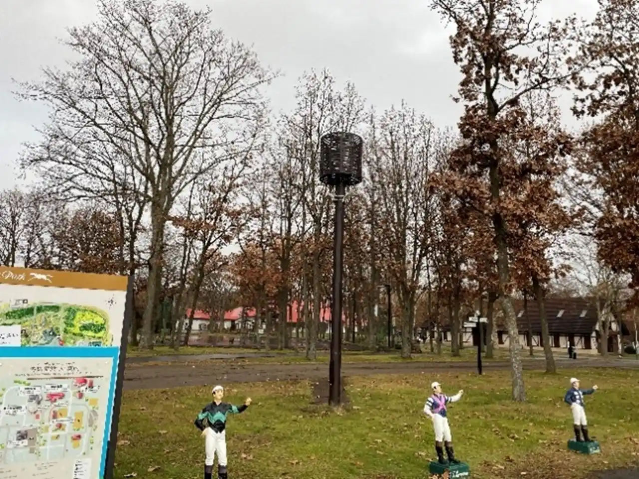 【京セラみらいエンビジョン】 北海道・ノーザンホースパークに多機能ポール「みらいポール」を健柱