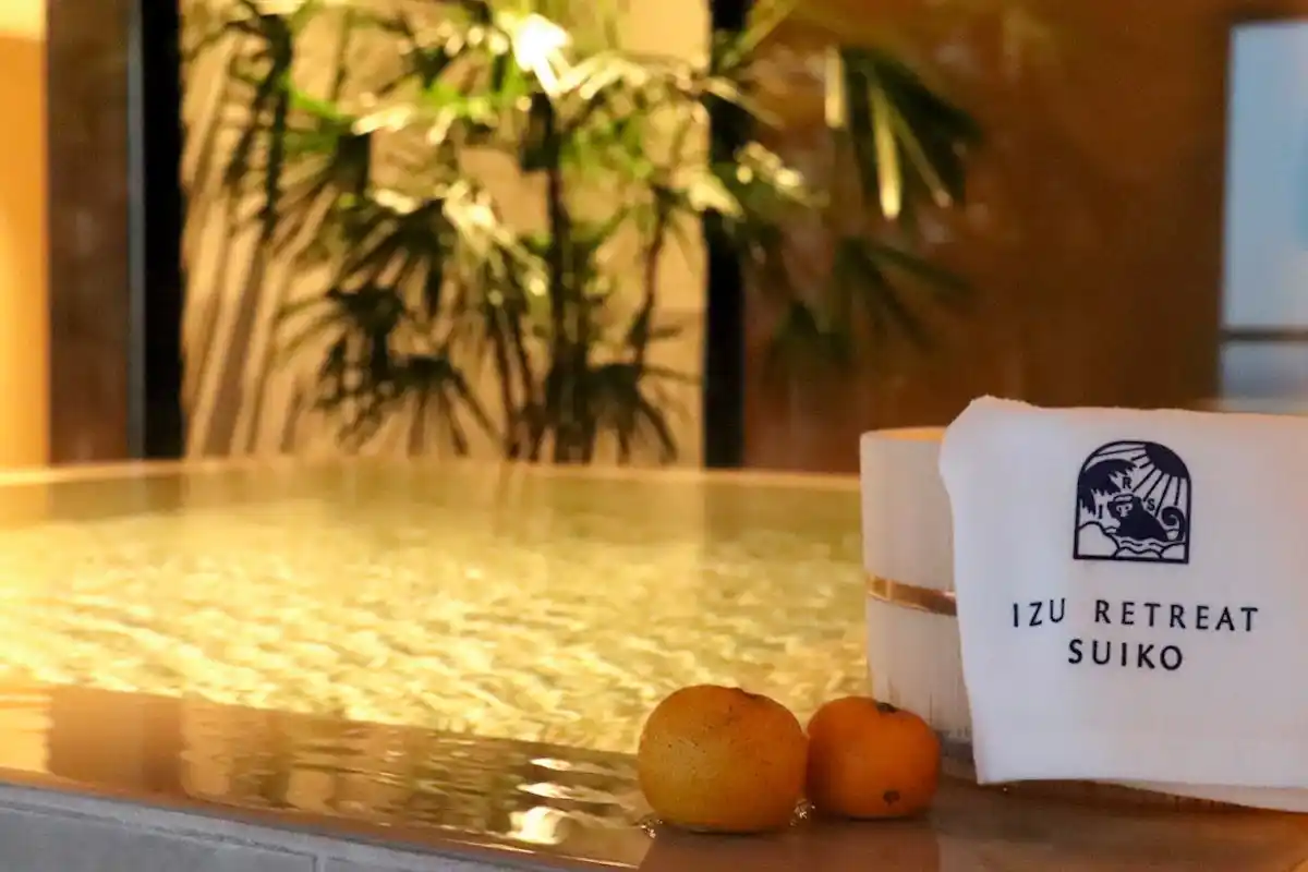 【伊豆リトリート 熱川粋光】冬至に合わせたゆず湯体験と、ゆず香るホットワインを期間限定で提供