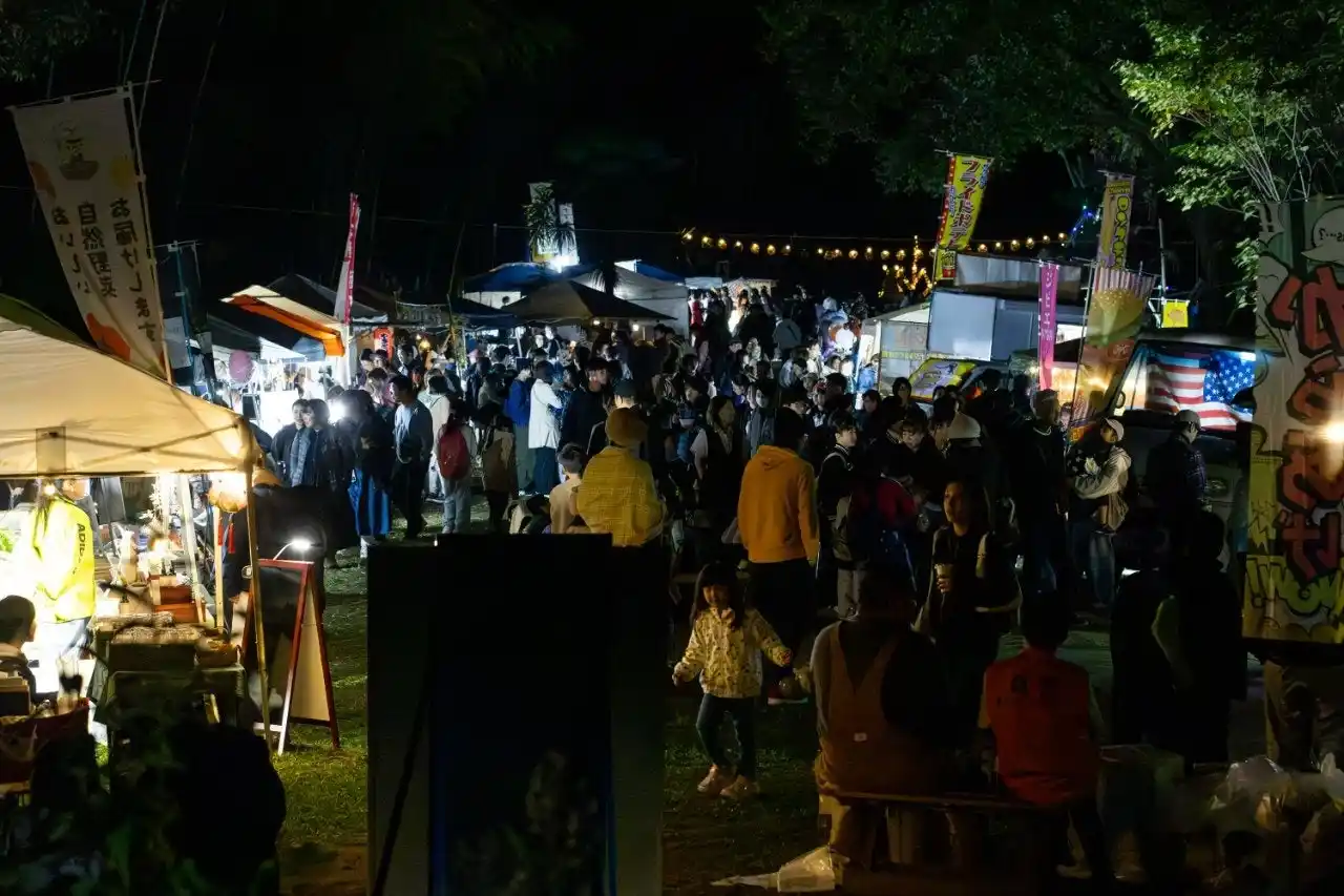 【こうのさと】 3,000本の竹灯籠が里山を照らす――「第3回 倉敷穂井田 竹灯籠まつり」を開催