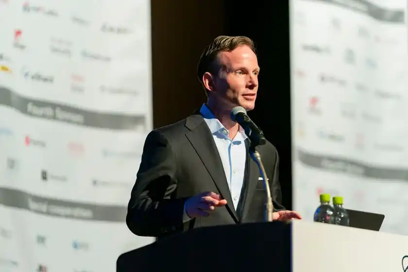 デイビッド・ブラムリー氏による基調講演