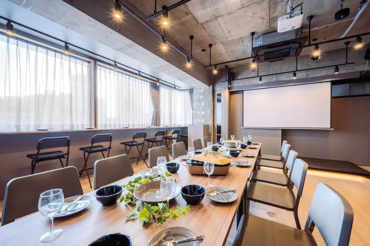 【もうすぐ忘年会シーズン】スペースモール・カクヤス・Crowd Chefで共同展開。場所・食・飲料を連携させた新パッケージを開始！新しい懇親会の形をご提案します。