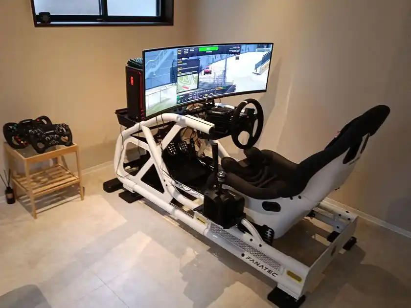 レーシングシミュレーター施設