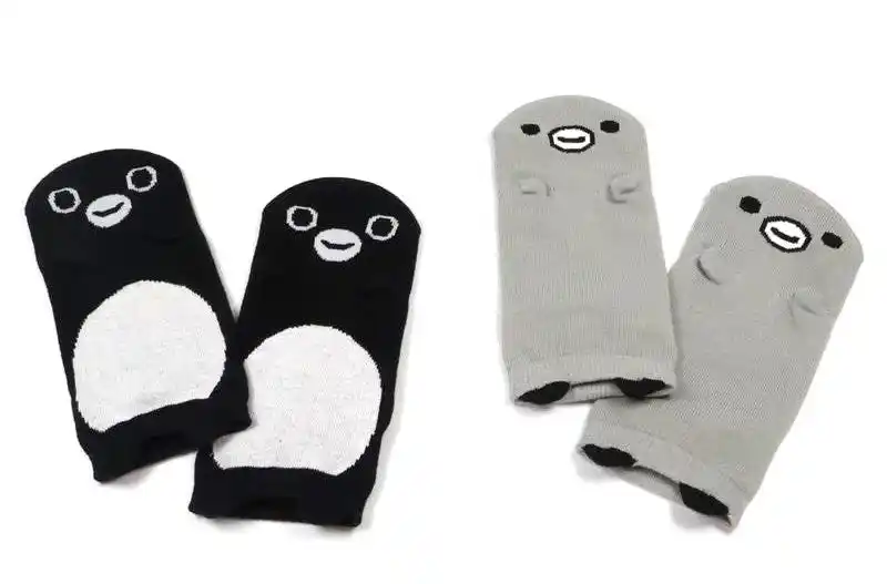 【株式会社JR東日本商事】 Suicaのペンギン パペットソックスセットを発売します！