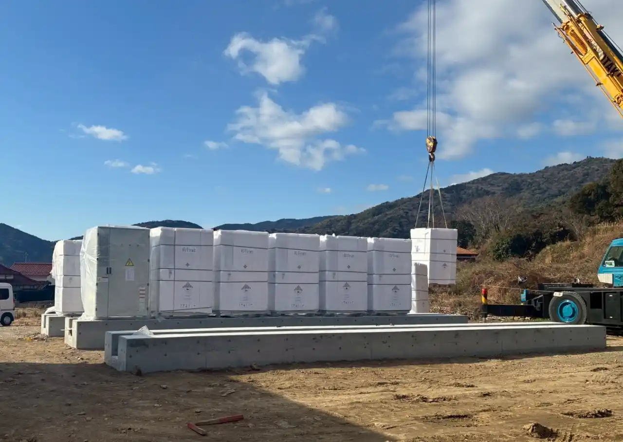 【日本蓄電池株式会社】山口県周南市にて系統用蓄電施設「NC周南市湯野蓄電所」蓄電池設置開始