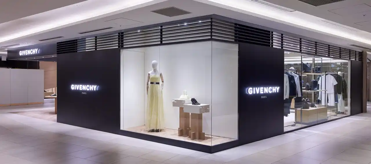 【ジバンシィ ジャパン】 ジバンシィ GINZA SIXがリニューアルオープン