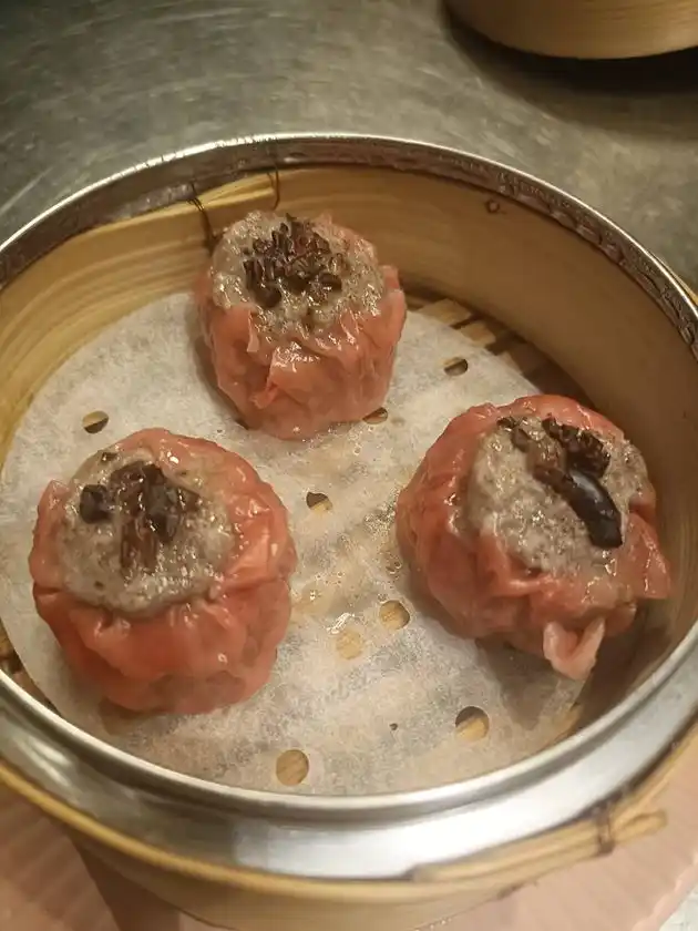 隠れ家的焼売・アジアンバル「Tokyo焼売マニア」、2月1日からバレンタインを意識したラム肉とシナモンとカカオニブの焼売を提供開始