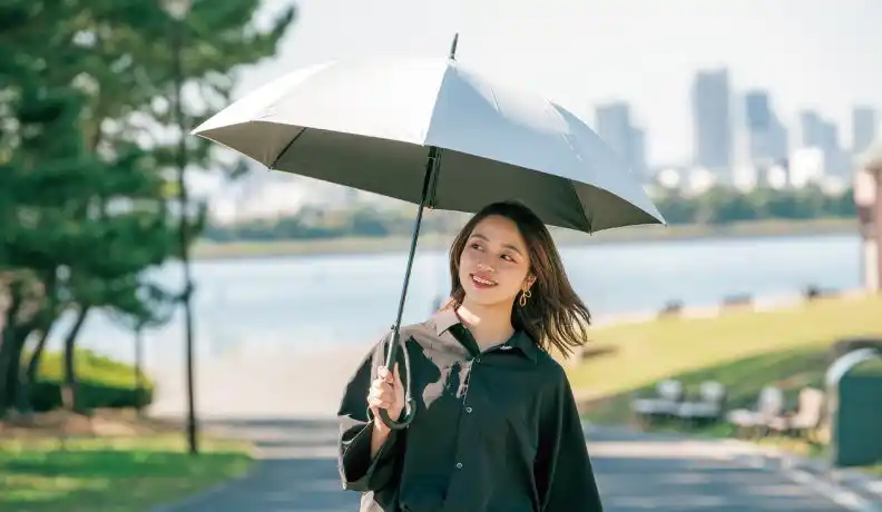 【株式会社ハイマウント】 2026年最新｜どんな天気も、好きになる。突然の雨も強い日差しも対応するレイングッズブランド「HUS.」新作登場