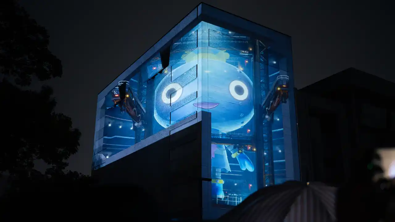 【株式会社スピード】 （株）スピードは、にしのみや市民祭り第50回開催・西宮市100周年記念特別イベントとしてプロジェクションマッピングを実施。西宮市ええもんひろめ大使の兵動大樹氏がメカみやたんに乗り込みタイムトラベル！