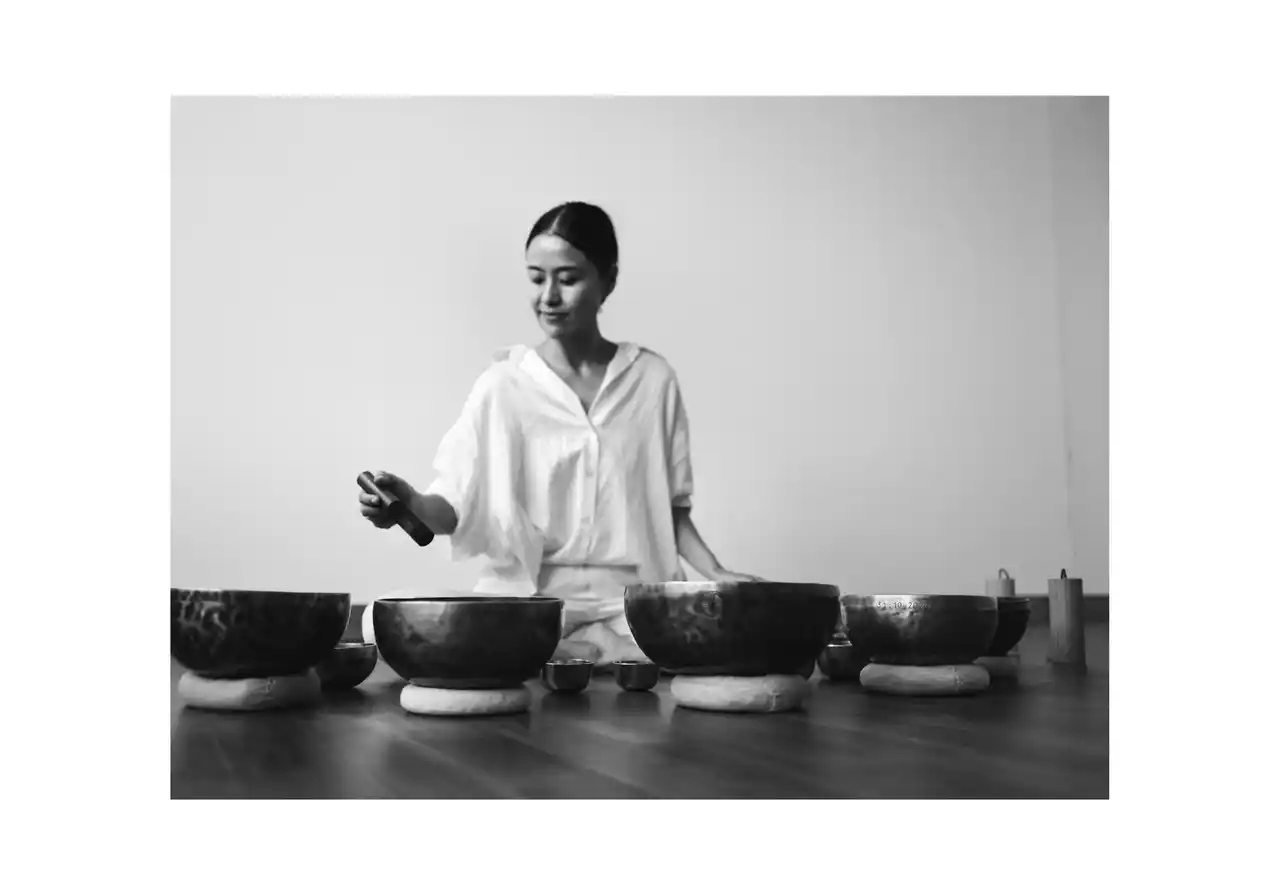 【株式会社YOGAFORLIFE】 YOGAFORLIFE SCHOOL、古代の叡智と現代神経科学を融合した画期的なシンギングボウルセラピスト養成講座を開講