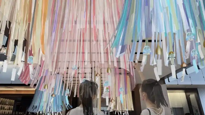 【宝本商事株式会社】 三井不動産のサステナビリティに共感。デッドストックリボンで東京ミッドタウンの夏を彩る資材協力を実施！