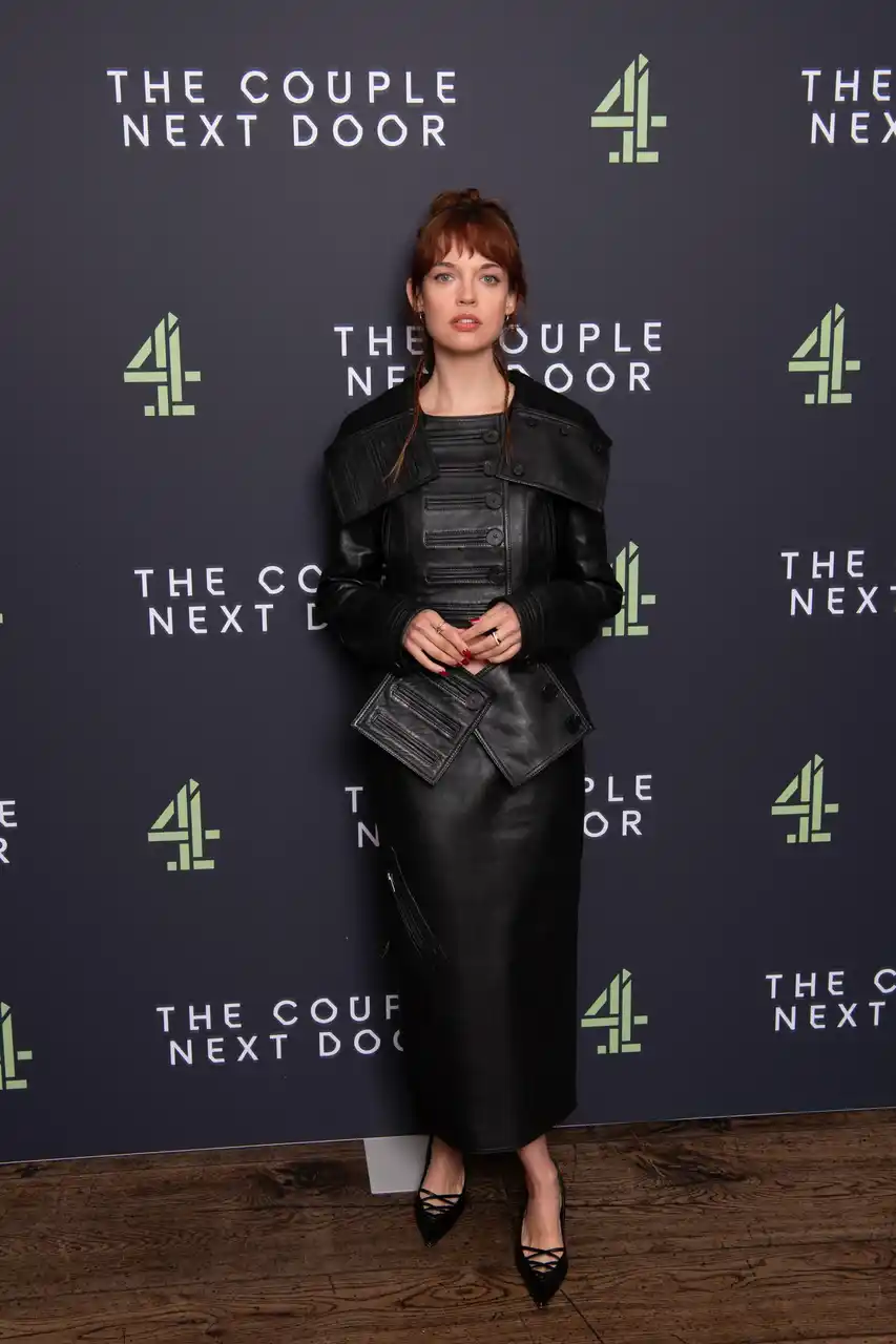 【McQueen】アギー・K・アダムスがマックイーンを着用