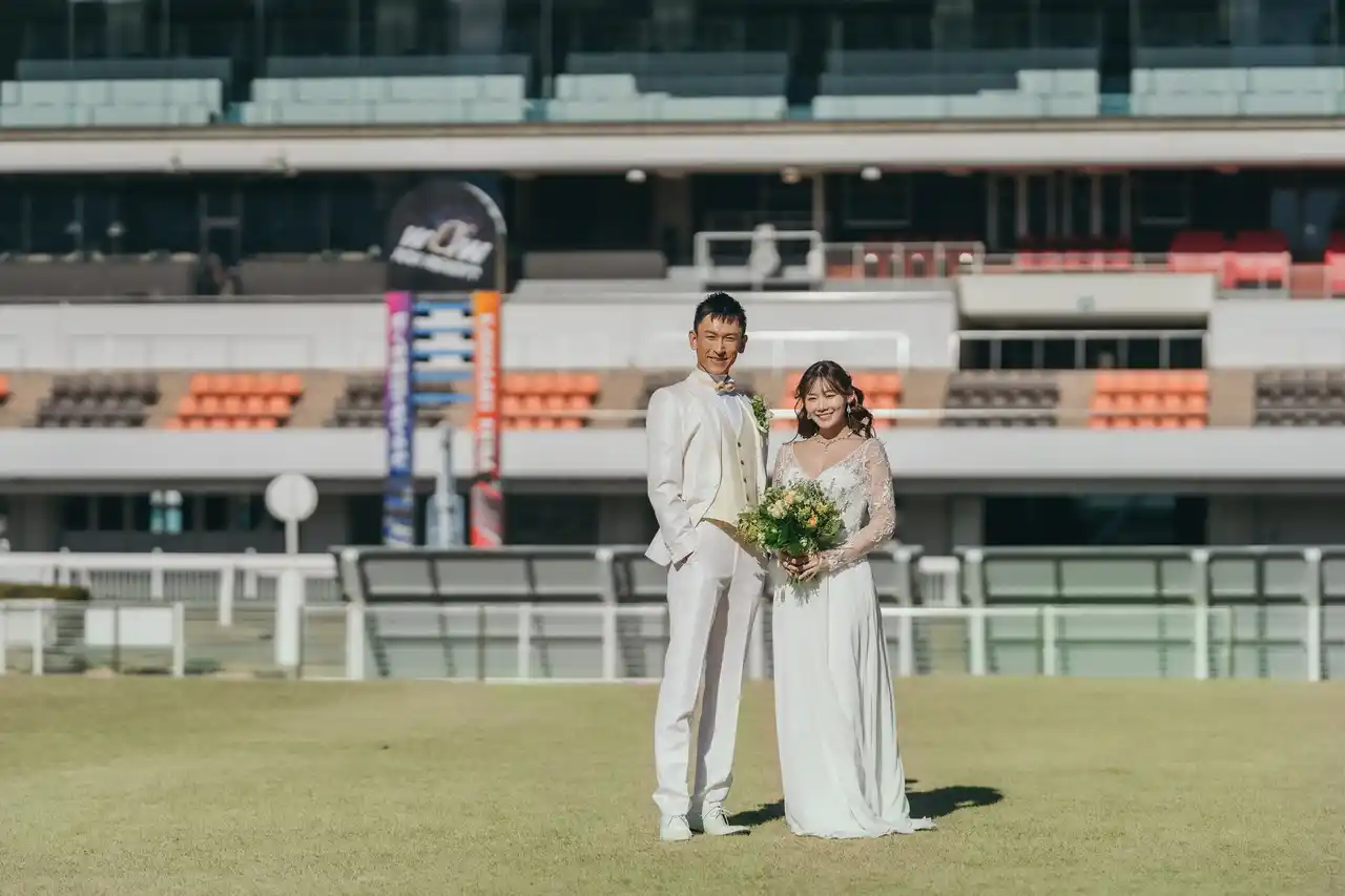 【川崎日航ホテル】川崎競馬場を貸し切る特別な結婚式「かわさきファンファーレウエディング」を1組限定で販売