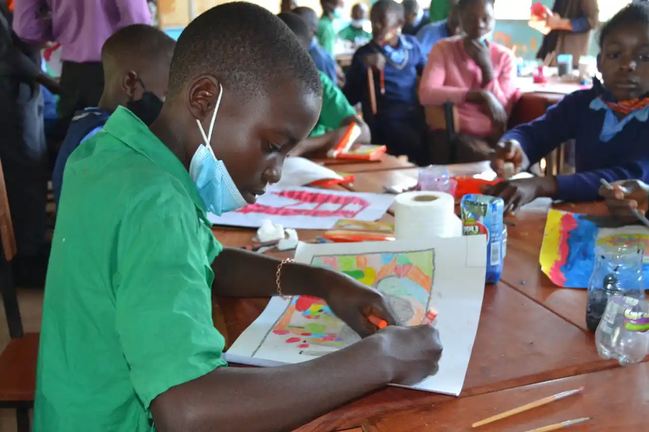 【特定非営利活動法人 難民を助ける会】 「学びたい！」という希望を途絶えさせない。