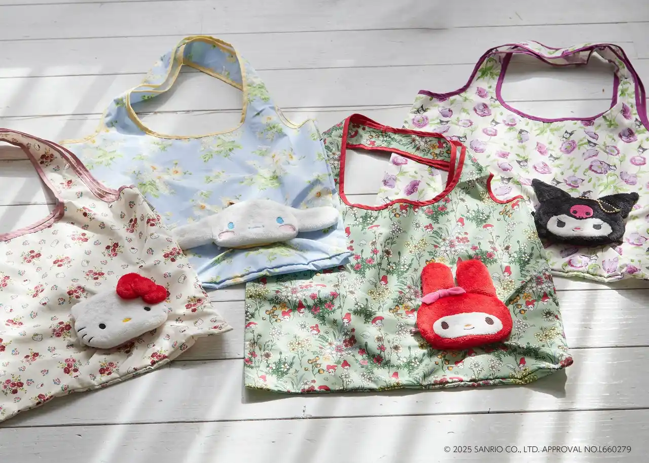 【株式会社 ワールド】 【LAURA ASHLEY】サンリオキャラクターズコラボパッカブル トートバッグを７月28日（月）より発売