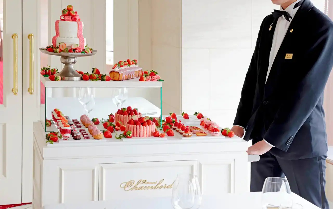 【リーガロイヤルホテル大阪】1日1組限定！“いちごのお城”で過ごす非日常のひととき いちご尽くしの「アフタヌーンティーパーティ」を開催