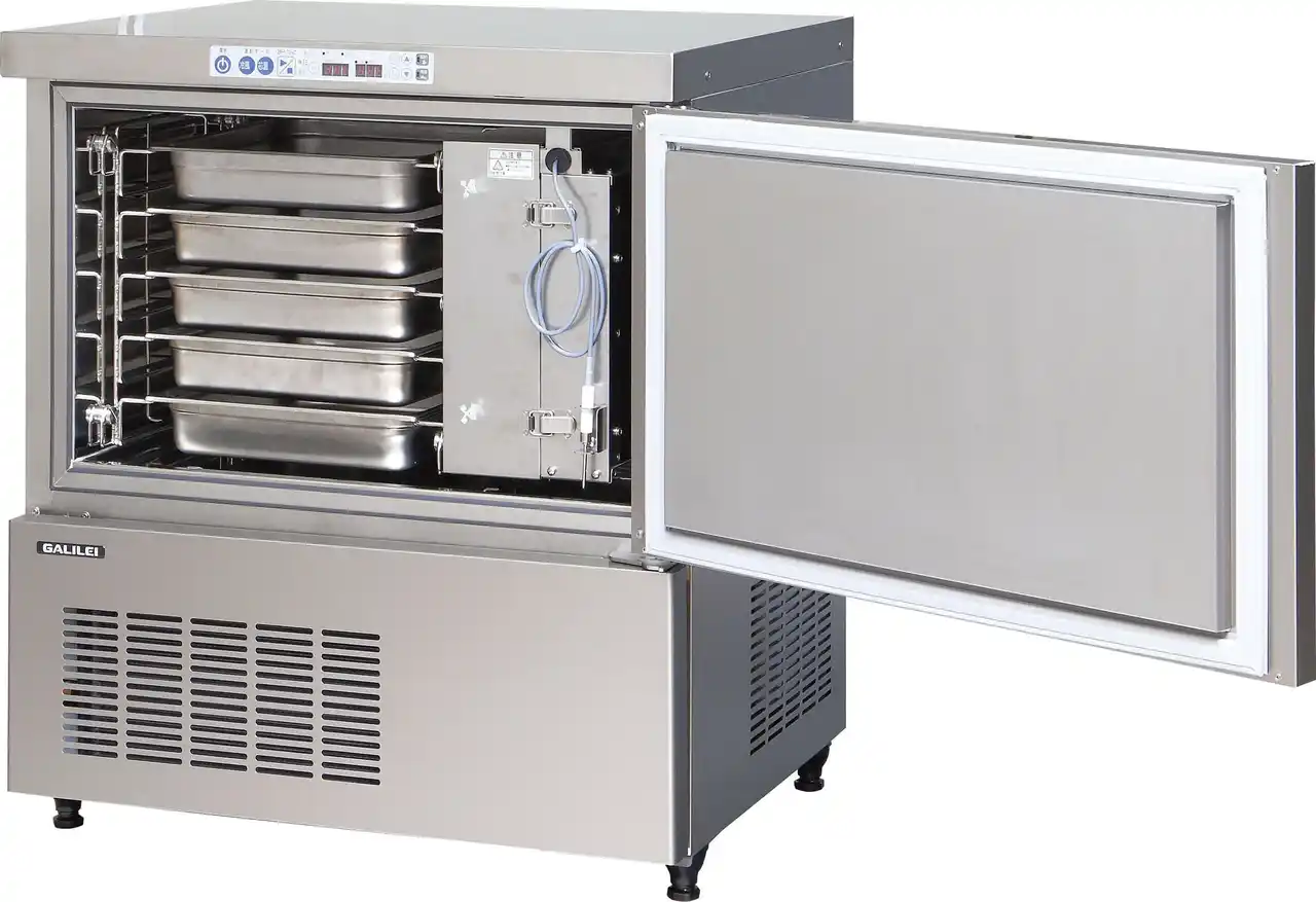 フクシマガリレイ｜狭小厨房での急速凍結に最適！2/3ホテルパン専用の小型ブラストチラー100Vタイプ新発売