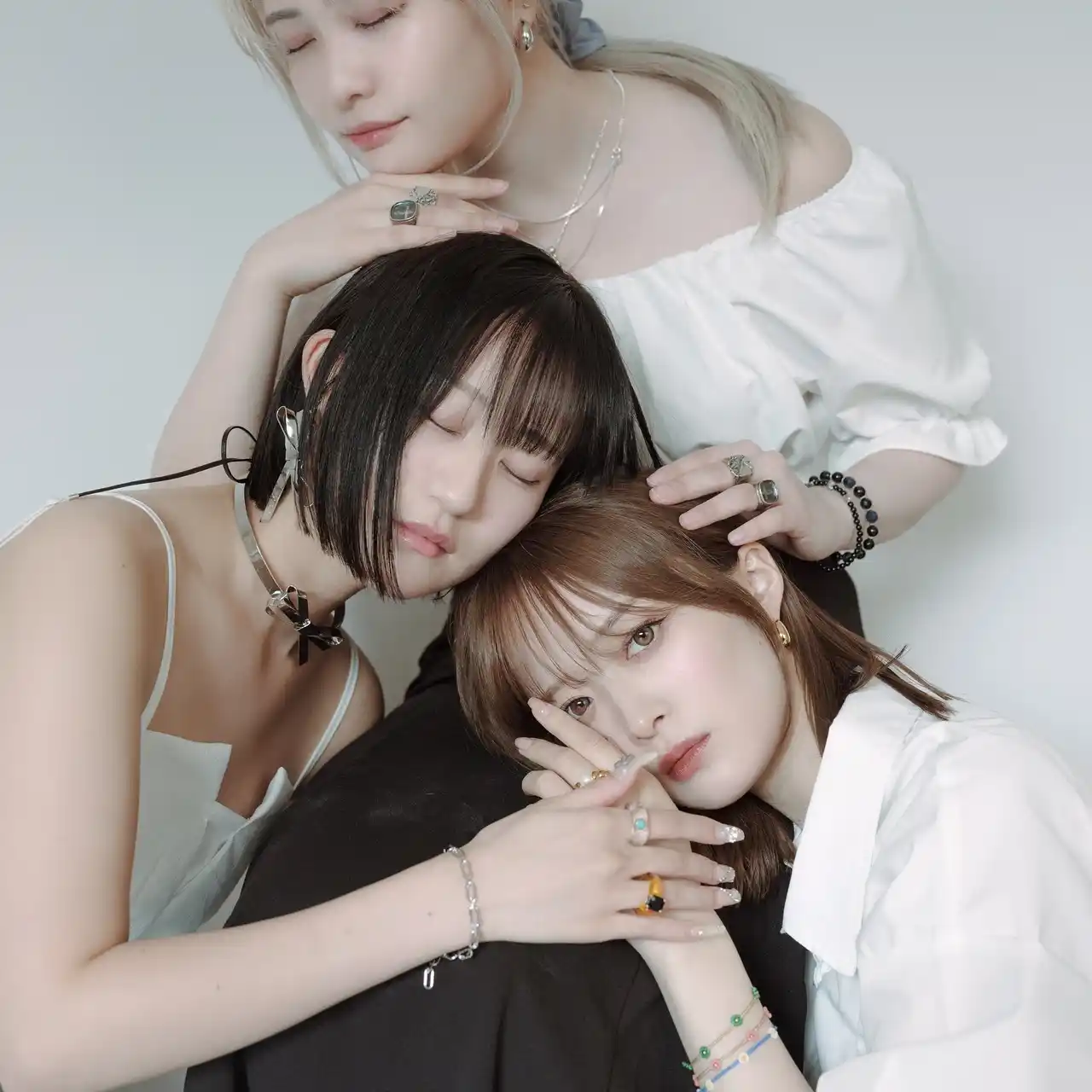 LES CLEIAS / SINCERE SALLY / YLYL / PEG LEG などあの国際的 K-POP アーティストも愛用しているインポートブランドのアクセサリーとジュエリーが大阪に初上陸