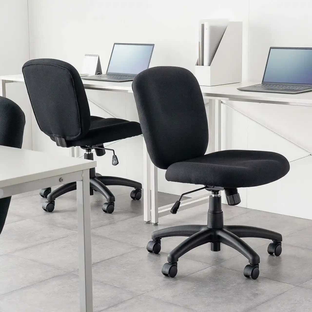 【サンワダイレクト】 傷・汚れに強いシンプルな布張りオフィスチェアを発売