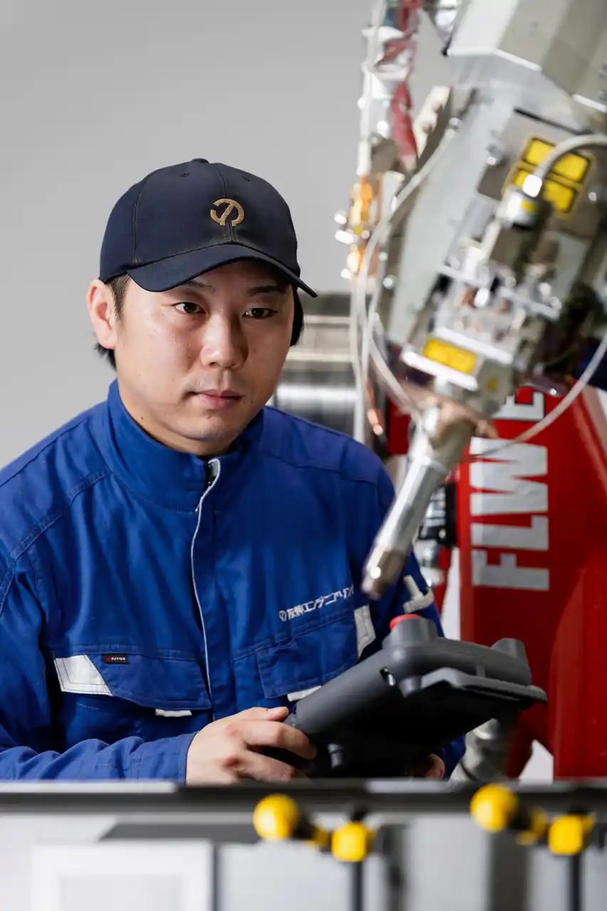 【株式会社友伸エンジニアリング】 業界初！ 岩手県一関工場にAI搭載ファイバーレーザ溶接機を導入