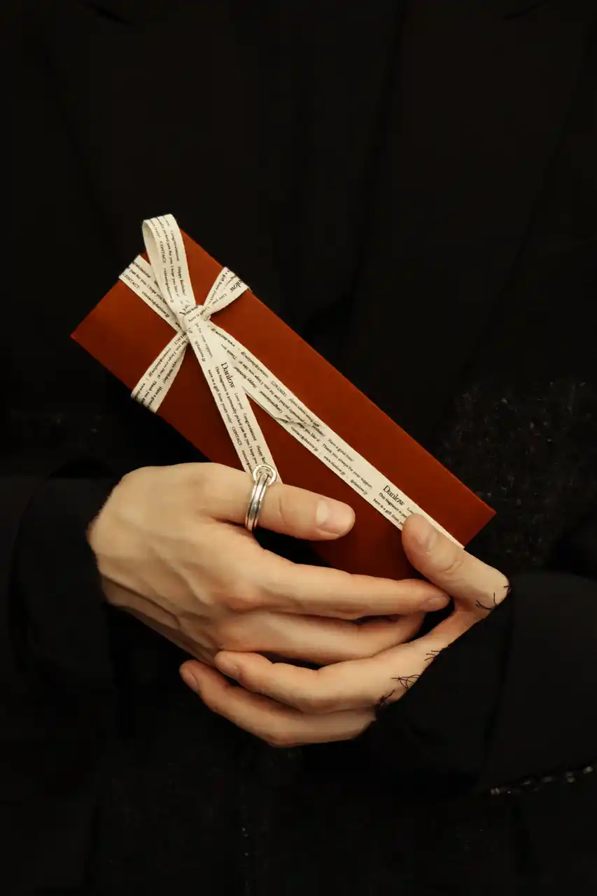 【株式会社バーニーズ　ジャパン】 “温かい時間”という価値を提供するホームプロダクトブランド＜Danlow（ダンロウ）＞がバーニーズ　ニューヨークに初登場。ホリデー限定ミニキャンドルセットの先行発売やカスタムメッセージカードサービスも