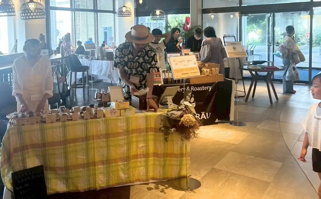 【ノボテル沖縄那覇】ホテルにいながら地元の人気店でお買い物♪夏休み限定！開業7周年イベント 「夏の朝マルシェ」開催中。
