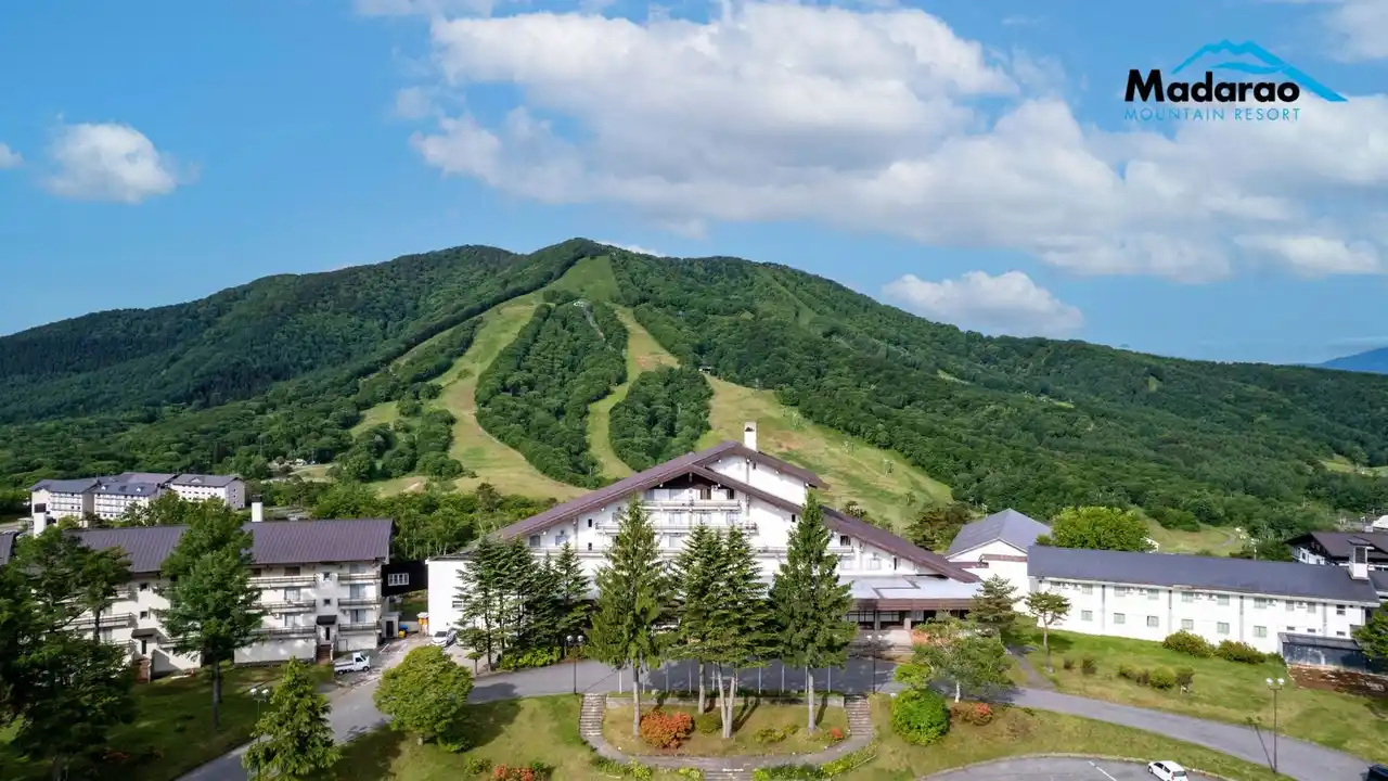 「泊まるだけの宿」から、“目的地”へ。14特典付き！標高1,000mの斑尾高原ホテルで涼やかなオールインクルーシブ夏休み体験を