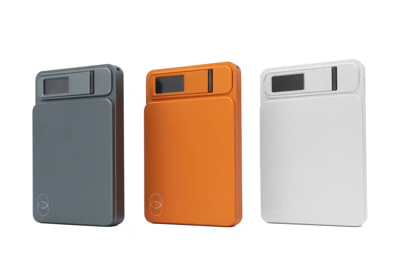 【1月31日よりMakuakeにて先行販売】発火リスクを抑えた「準固体バッテリー」。アルミボディで残量の出るディスプレイ搭載【Element Metal Power Bank 8000】