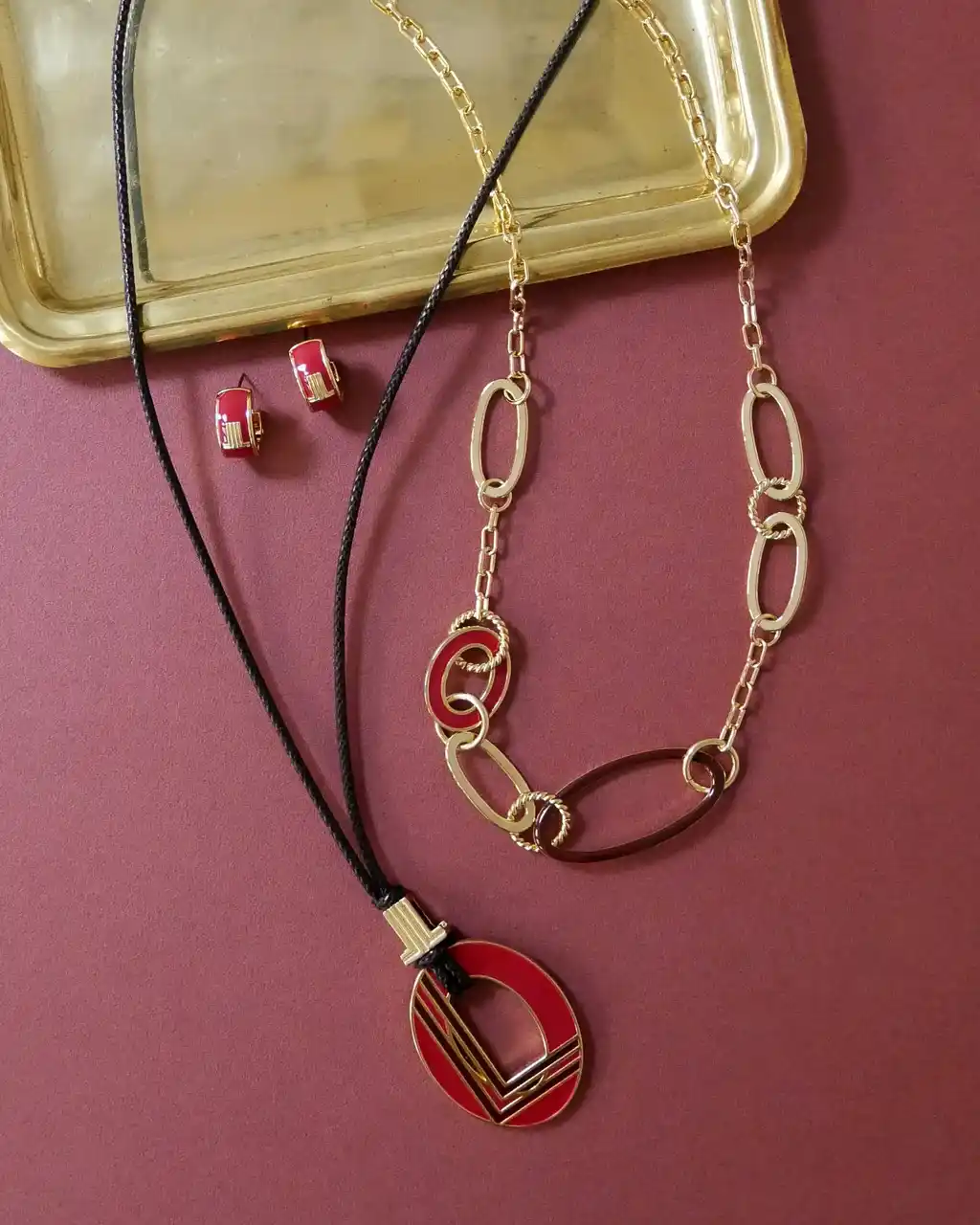 【株式会社ヴァンドームヤマダ】 【LANVIN en Bleu】コードネックレスなど秋を感じるボルドーカラーの新作アクセサリーを発売