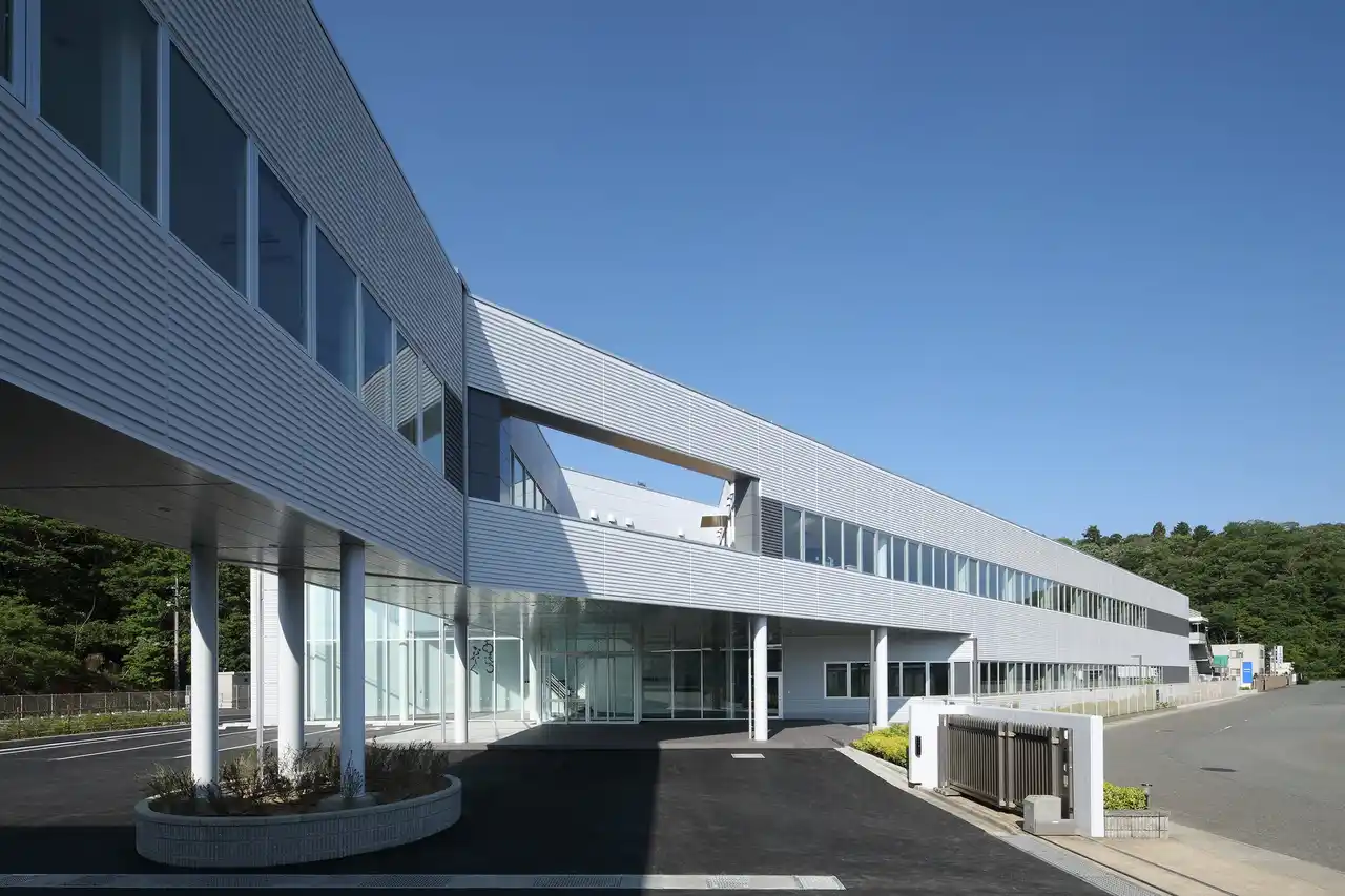 【株式会社堀場製作所】 堀場エステック「京都福知山テクノロジーセンター」の新棟が本格稼働