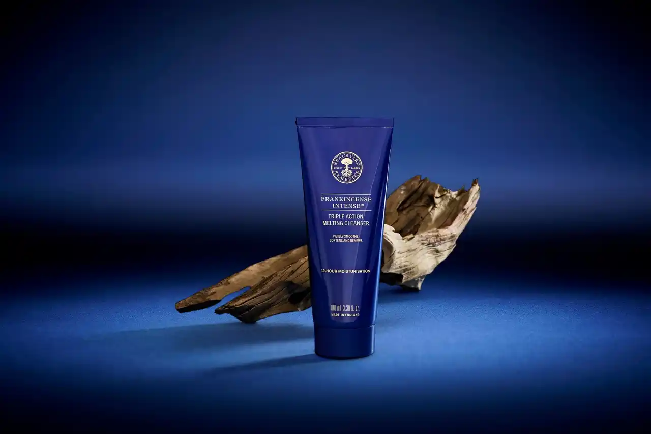 【株式会社ニールズヤード レメディーズ】 フランキンセンス インテンス トリプルアクション メルティングクレンザー新発売