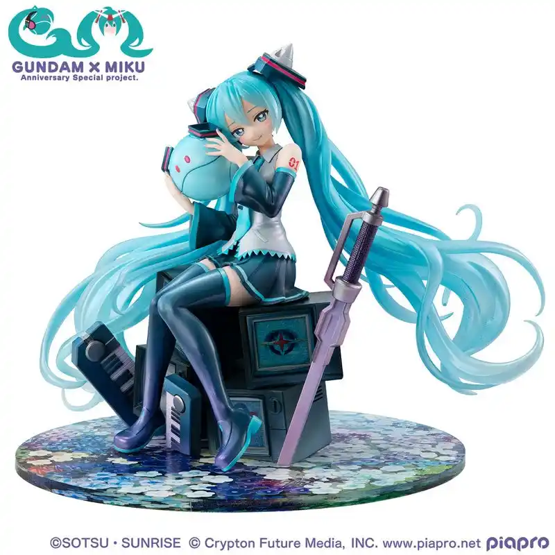 【大網株式会社】 「ガンダム45周年×初音ミク」コラボプロジェクトより、イラストレーター・Ixy氏デザイン「ダブルオーガンダム」をモチーフにした「初音ミク」フィギュアが登場。