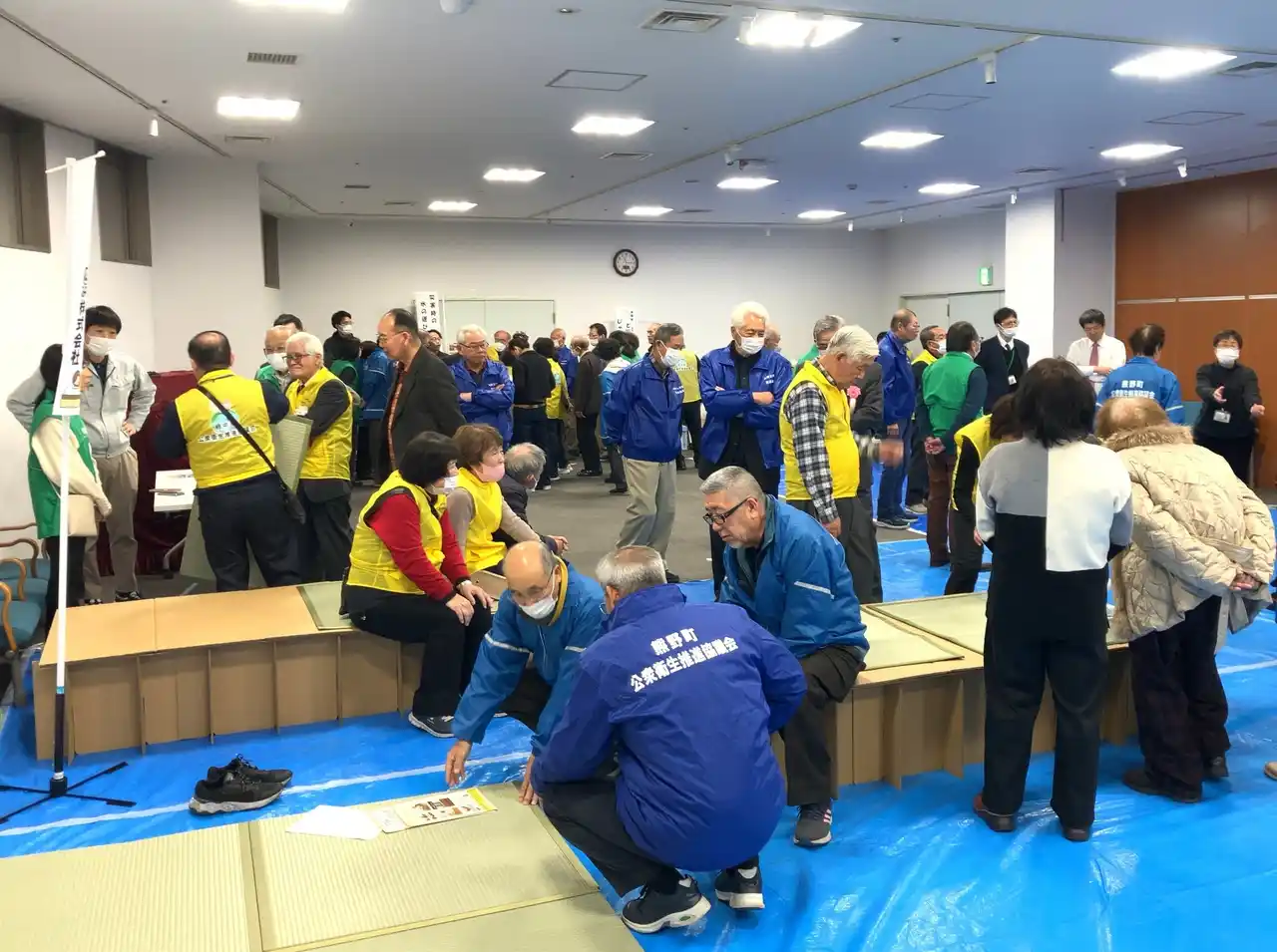 【たたみのこうひん】 「畳店の段ボールベッド？」避難所生活を想定した防災体験会、来場者が使用感を体感