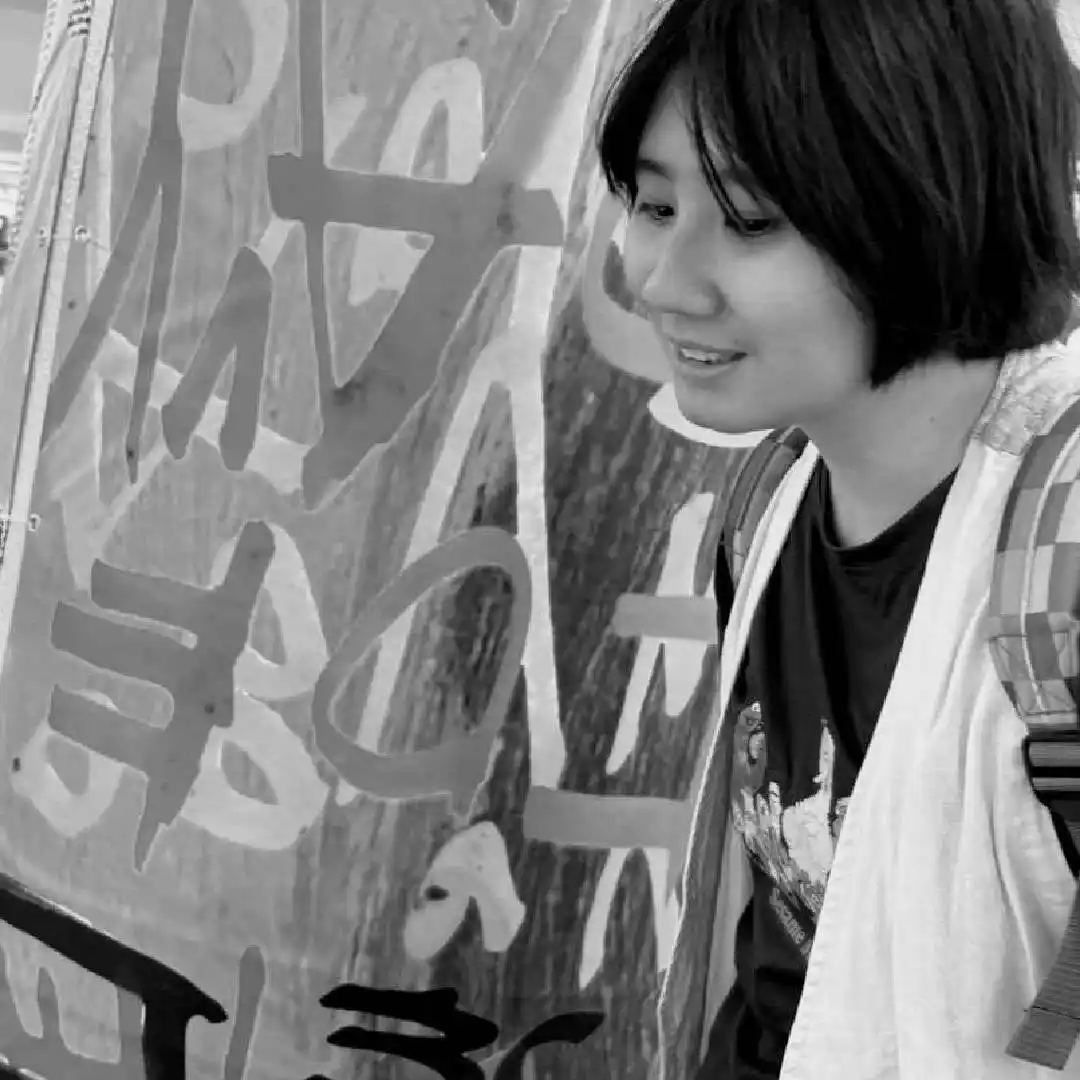 【株式会社ヤマダヤ】 ヤマダヤがアートと共に歩みます。臼井祥子とのコラボ商品、スカーフ・バックを8月29日（金）よりリアル店舗・ECで販売開始