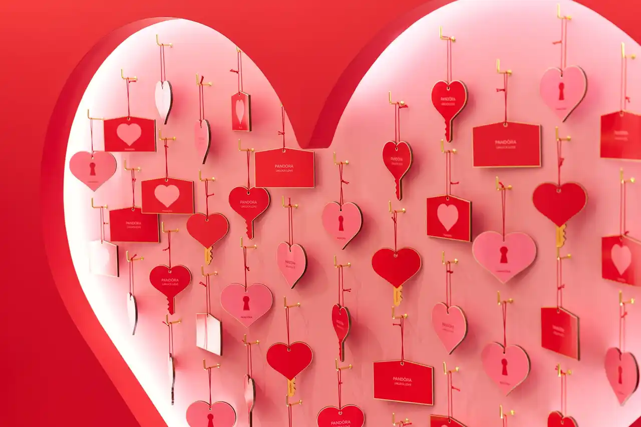 【PANDORA Jewelry Japan株式会社】 パンドラ、“願い”と“愛”を解き放つ期間限定イベント「UNLOCK WALL」を表参道にて開催