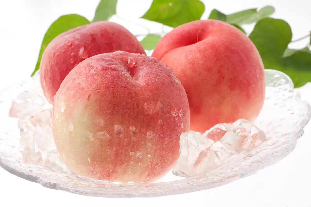 7月19日は『 やまなし桃の日 』―夏に楽しみたい桃の豆知識