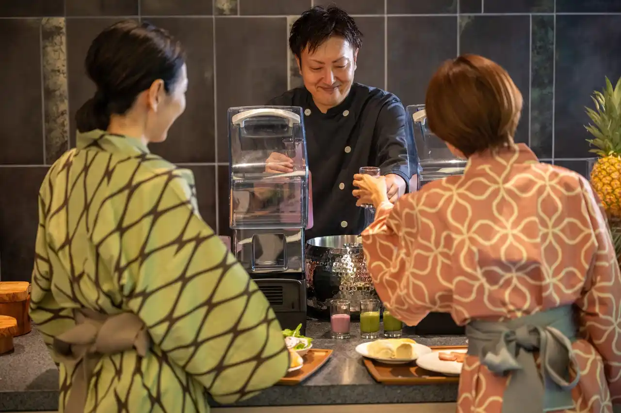 北陸の旬を堪能するビュッフェレストランをオープン。8月1日開業の「山中温泉 河鹿荘」で、心躍る美食体験を。