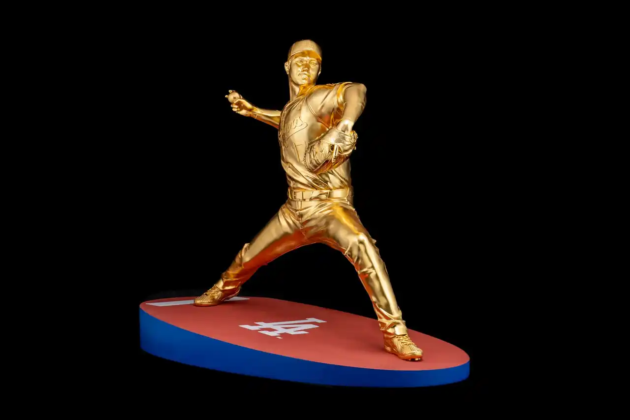 大谷翔平選手の等身大の黄金ピッチャー像が初お披露目　金箔1,450枚使用、高さ約1.7m、参考価格は5,500万円！