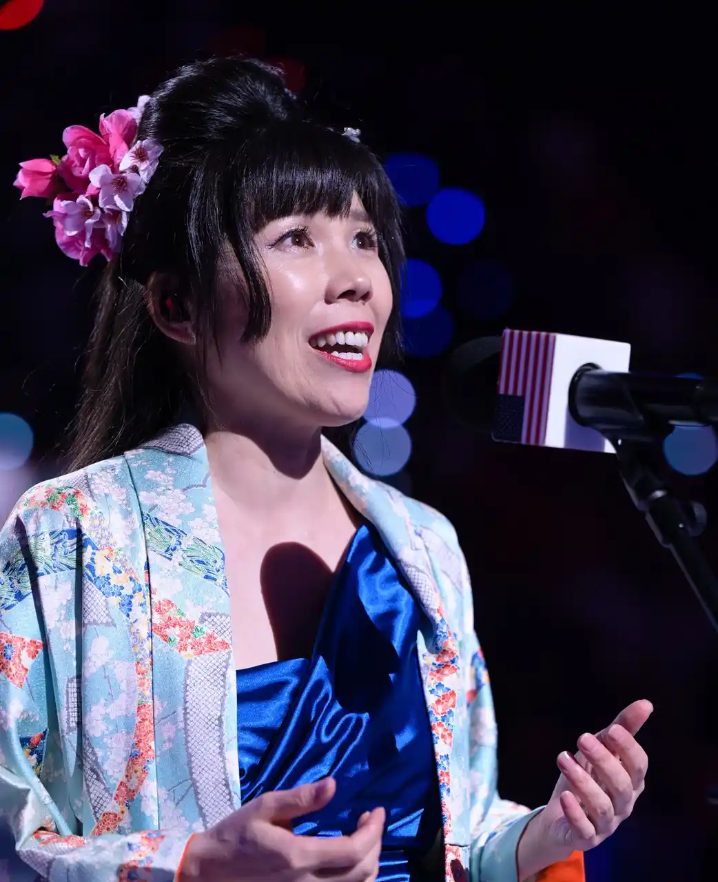 【広島から世界へ】Geisha Opera Singer・Madam Sen、NBA ロサンゼルス・クリッパーズ新本拠地 Intuit Domeで祖母の手縫い着物を羽織り米国国歌を独唱 ― 愛を世界へ