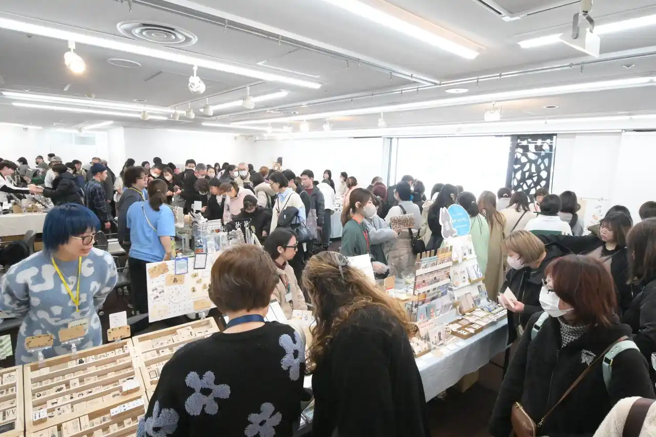 【株式会社イースト・ライブ】 銀座の画廊で開催された『にゃん具博』に長蛇の列　　　　　　　　　2026年6月『にゃん具博vol.2』開催決定！