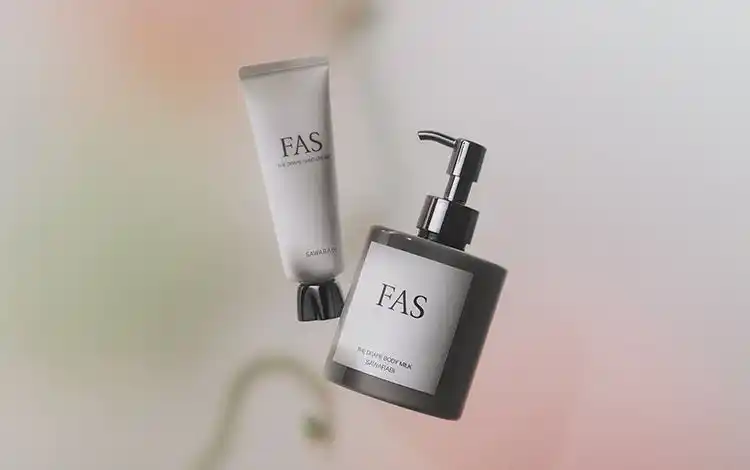 ベストコスメ15冠*¹を受賞したボディのエイジングケアシリーズ「FAS ザ ドレープ」より発売のボディミルク＆ハンドクリームに、春の気配を漂わせる新たな香り「SAWARABI」が新登場
