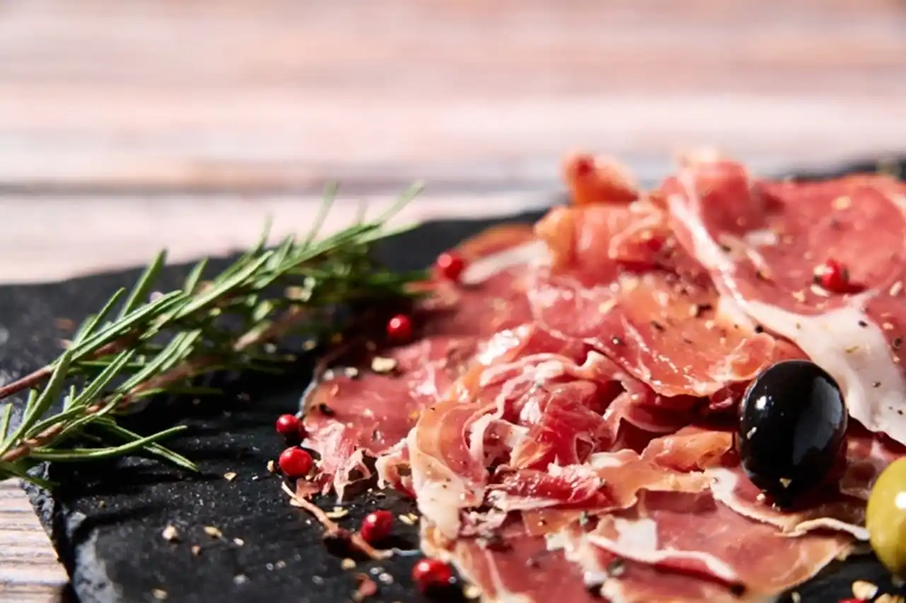 【東急リゾーツ＆ステイ株式会社】 【ROKU KYOTO × SALUMERIA 69】 生ハムフェア「Prosciutto Fair（プロシュートフェア）」 8 / 19 (火)、8 / 20 (水)の ２ 日間限定開催