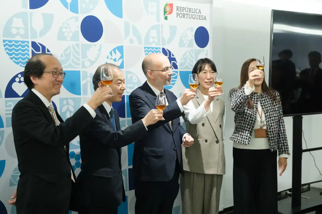 【日本酒造組合中央会】 大航海時代から続く酒文化の交差点「マデイラワイン×熟成日本酒」 文化交流イベントをポルトガル大使館で開催！ ― 100年熟成マデイラも登場、日葡の酒文化とペアリングの可能性を探る ―