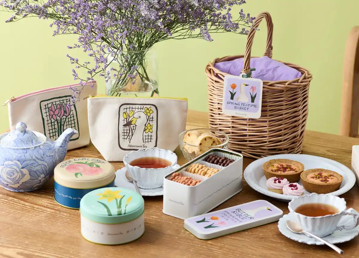 【Afternoon Tea】苺やお花のモチーフをあしらった《スイーツ＆ティー》、フルーツ×抹茶の新作ティーやLee Izumidaさんの世界観が楽しめるブック型ギフトなど限定パッケージで発売
