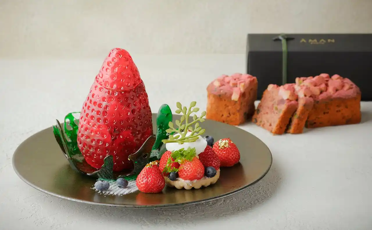 【アマン京都】アートのような飴細工の器に閉じ込めた苺パフェ「The Art of Strawberry」