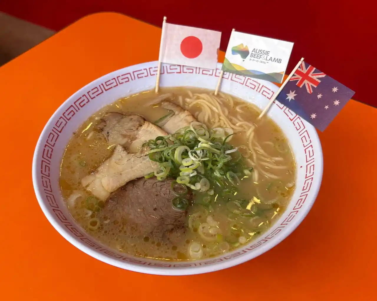 【ミート・アンド・ライブストック・オーストラリア・リミテッド】 MLAと大阪・なんば「金龍ラーメン」がコラボ！「金羊（きんひつじ）ラーメン」にオージー・ラム特製チャーシュートッピングを期間限定で無料提供
