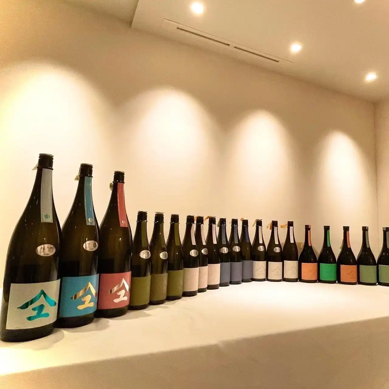 【株式会社リフィックス】 「六本木 鮨悠」一夜限りの日本酒試飲イベント「海老＆蟹 × 新政 だらけの会」を3月27日に開催。伊勢海老や松葉蟹の特別コースと希少な新政バックビンテージを提供