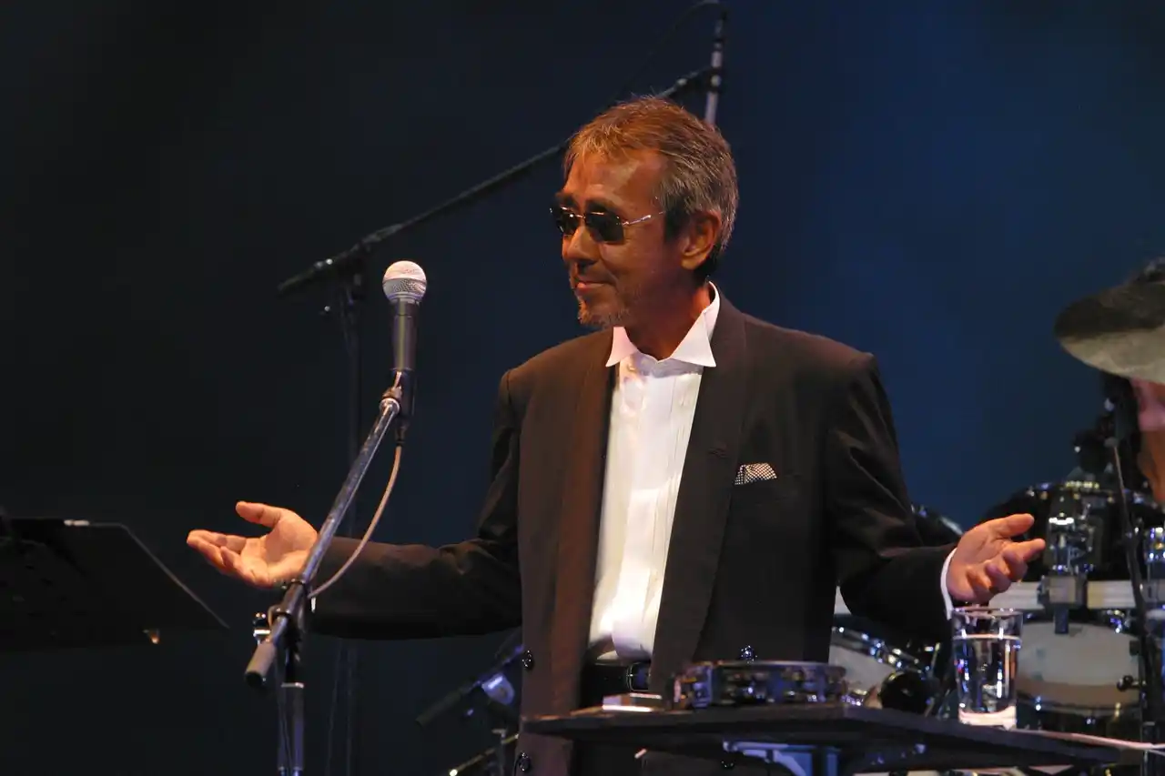 【新横浜プリンスホテル】情熱的なステージに酔いしれる「プレミアムクリスマスディナーショー2025“寺尾聰”」開催