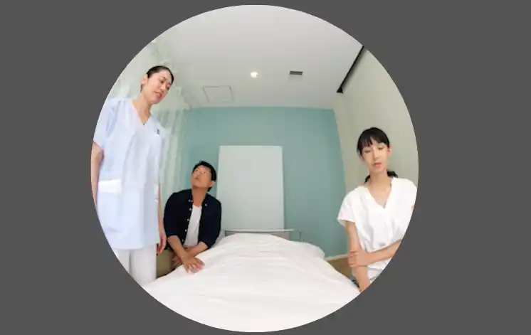 終末期を患者視点で体感する「終末期体験VR」を発売開始。