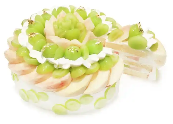 【株式会社ファイブフォックス】 コムサカフェは毎月22日に「ショートケーキの日」！8月は人気フルーツ“桃とシャインマスカット”