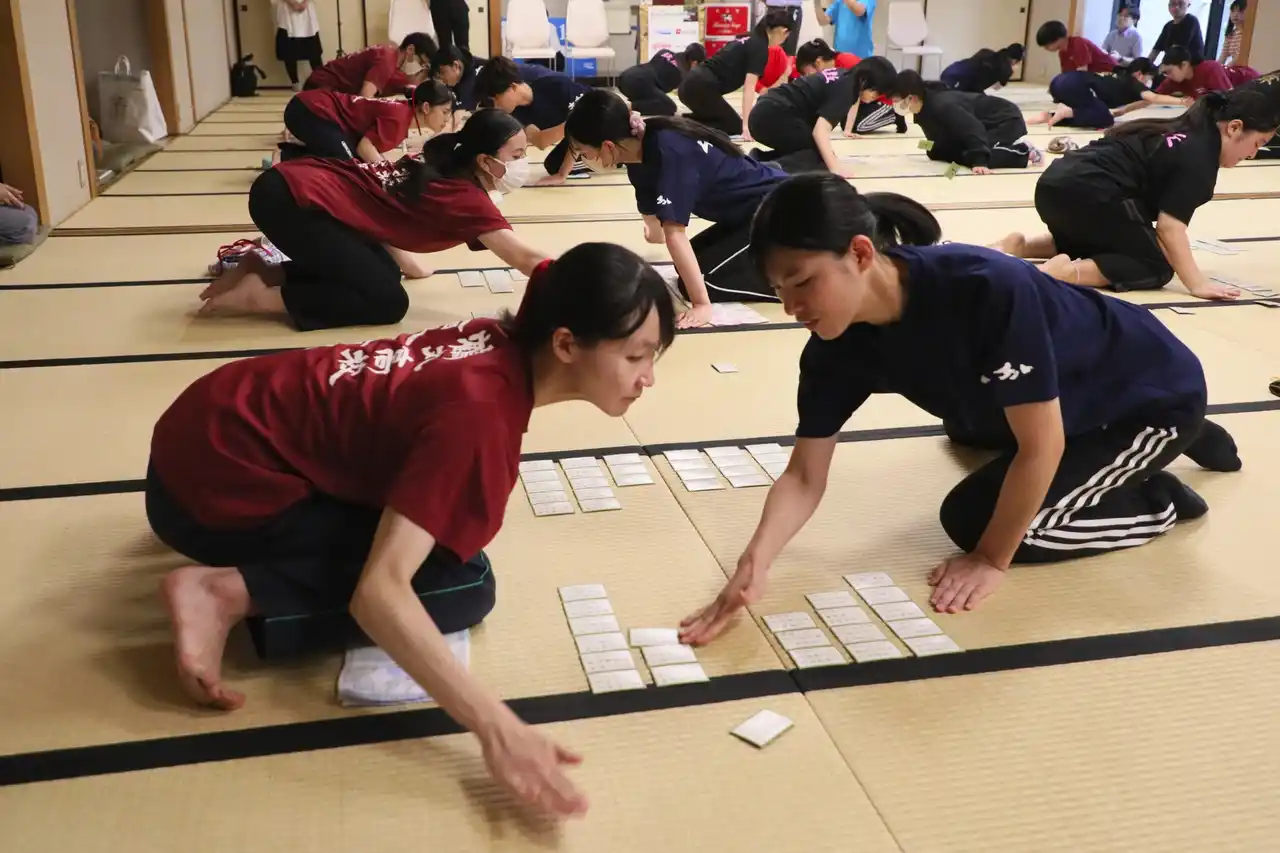 小倉百人一首競技かるた 第47回全国高等学校選手権大会に協賛：バストフラットインナーNstyle